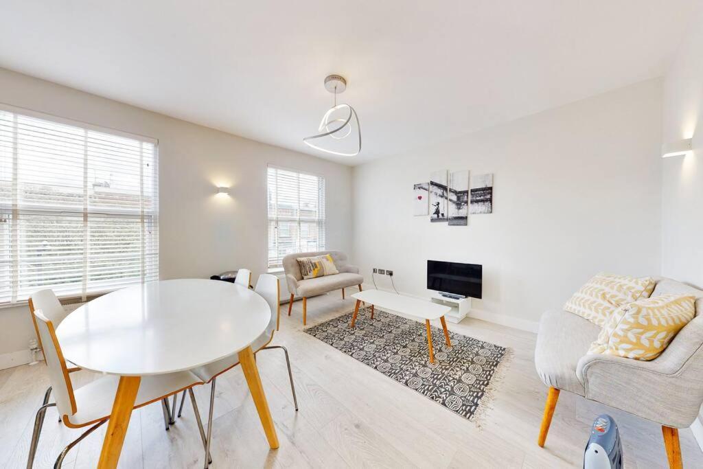 הוילה לונדון Stylish 2Bed2Bath Flat 4Min From Tube Station מראה חיצוני תמונה